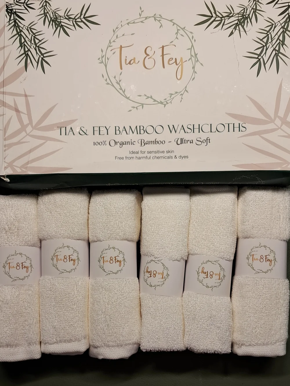 Tia & Fey Bamboo Washcloths - White with Green Accents